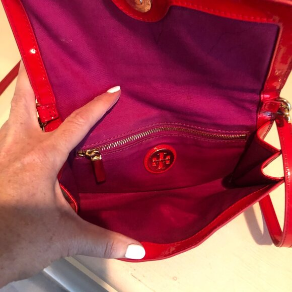 TORY BURCH Patent Leather Reva Red Shoulder Crossbody Bag - Picture 12 of 14